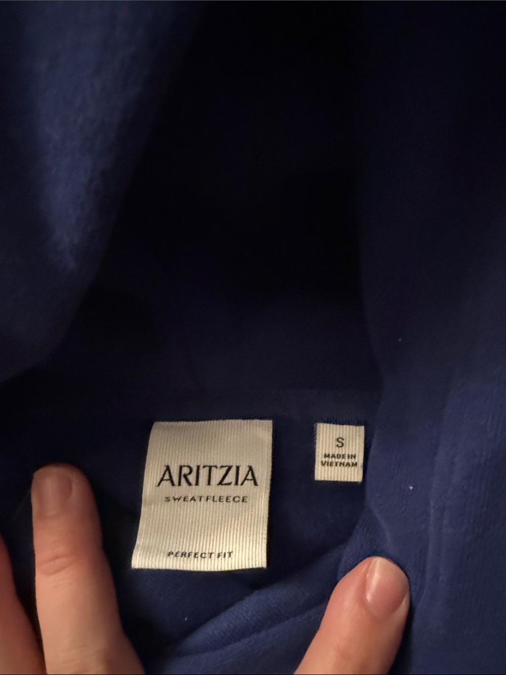 Aritzia Sweatfleece Hoodie in Navy Blue - Picture 2 of 4